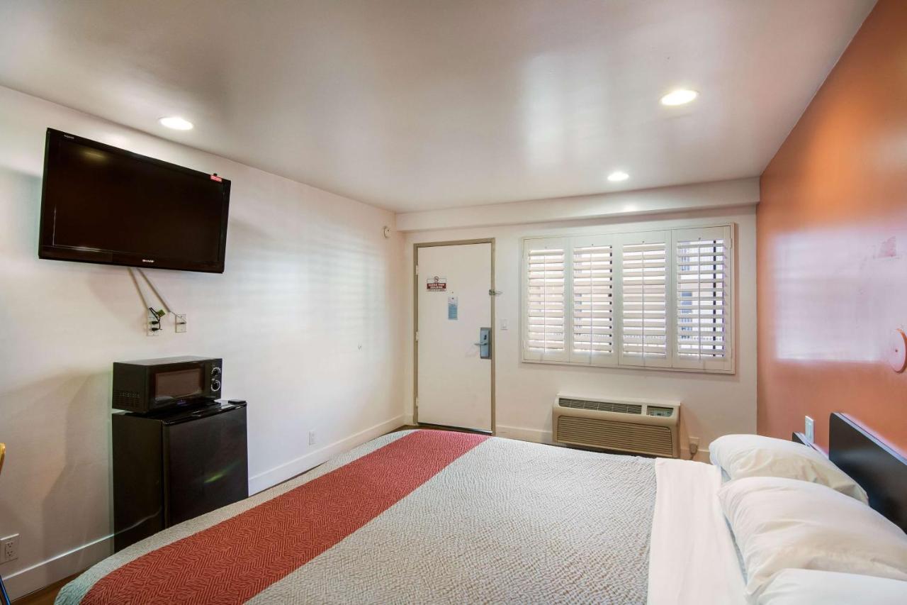 Motel 6 Monterey Park Exterior foto